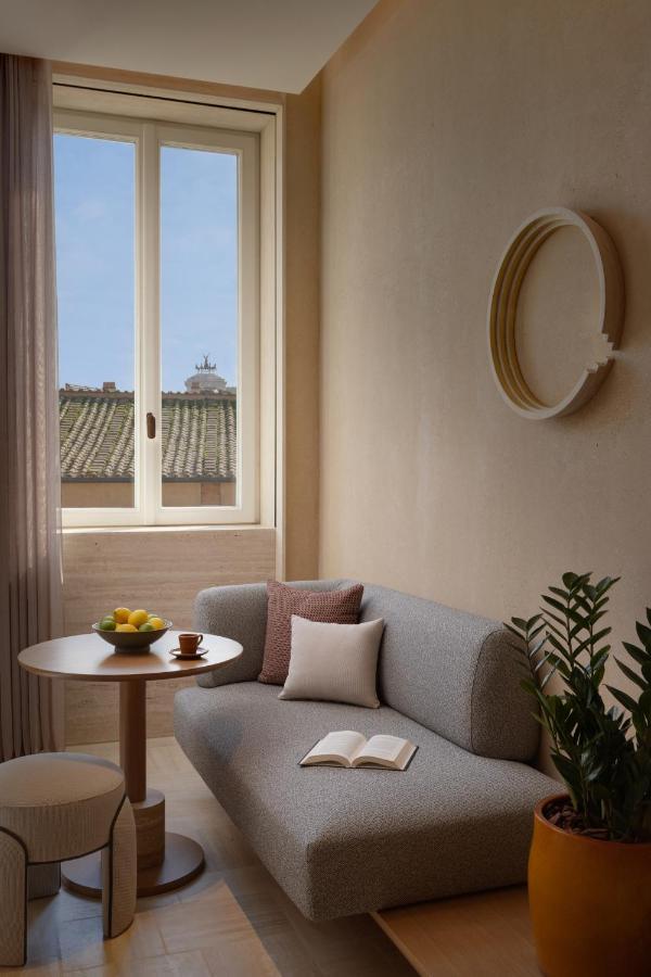 Hotel Six Senses Roma Esterno foto